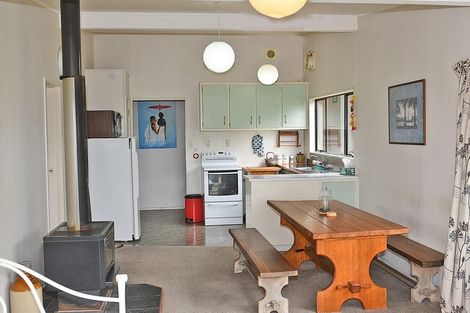 Photo of property in 17 Hillside Crescent, Leigh, 0985