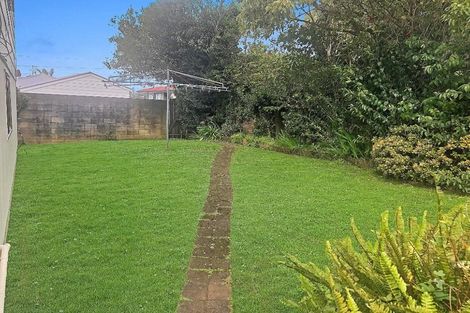 Photo of property in 18 Glencoe Road, Browns Bay, Auckland, 0630