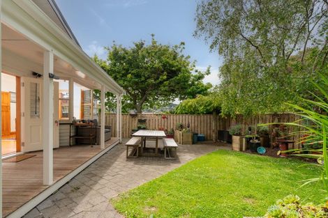 Photo of property in 53 Severn Street, Island Bay, Wellington, 6023