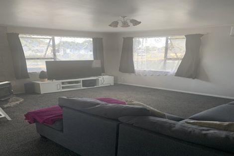 Photo of property in 2/4 Etherton Drive, Weymouth, Auckland, 2103