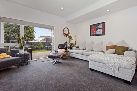 Photo of property in 1/53 Aorangi Road, Bryndwr, Christchurch, 8053