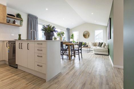 Photo of property in 47 Te Taniwha Road, One Tree Point, 0118