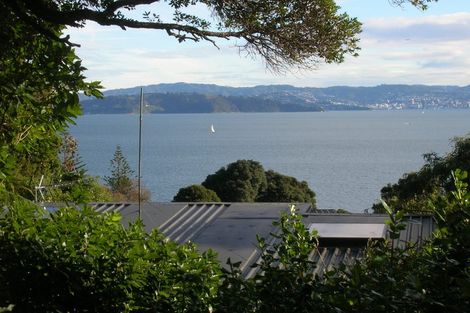 Photo of property in 5 Kaitawa Road, York Bay, Lower Hutt, 5013