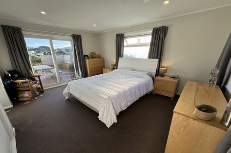 Photo of property in 50 Black Rock Road, Newlands, Wellington, 6037
