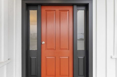 Photo of property in 54 Waiwaka Terrace, Strandon, New Plymouth, 4312