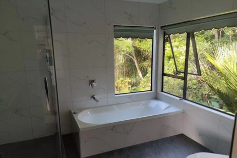 Photo of property in 35 Park Road, Titirangi, Auckland, 0604