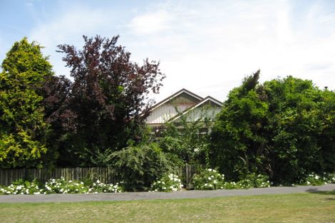 Photo of property in 84 Edward Avenue, Edgeware, Christchurch, 8013