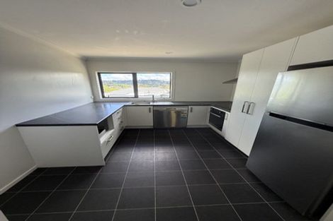 Photo of property in 9 Lowry Heights, Stokes Valley, Lower Hutt, 5019