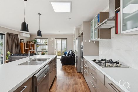 Photo of property in 31 Butterworth Crescent, Papamoa Beach, Papamoa, 3118