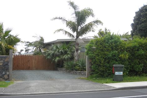 Photo of property in 1014 Whangaparaoa Road, Tindalls Beach, Whangaparaoa, 0930