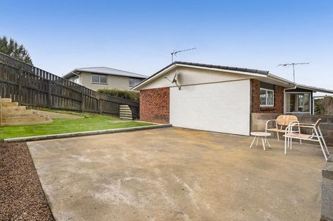 Photo of property in 10 Fairview Place, Westown, New Plymouth, 4310