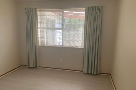 Photo of property in 22 Finlow Drive, Te Atatu South, Auckland, 0610