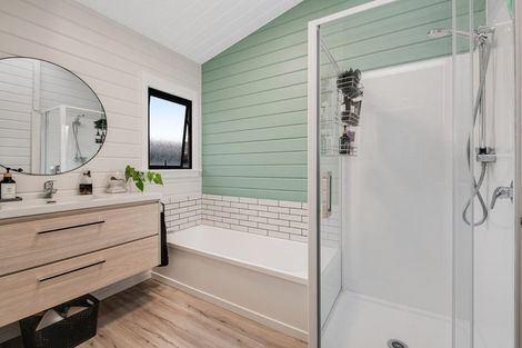 Photo of property in 24a Fairway Avenue, Red Beach, 0932