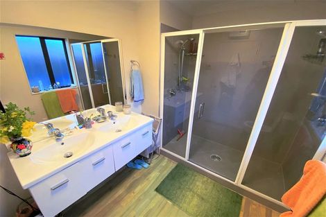 Photo of property in 19 Sovereign Gardens, Halswell, Christchurch, 8025