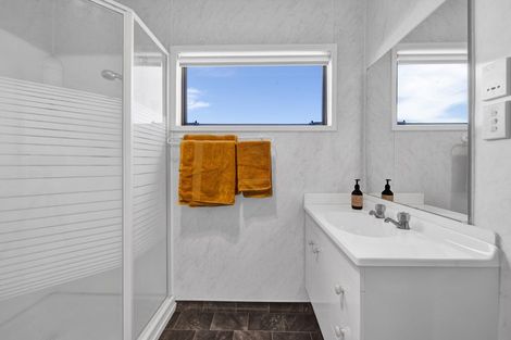 Photo of property in 10 Kamahi Avenue, Hawera, 4610