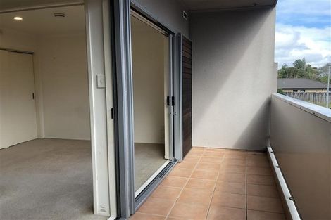 Photo of property in 5c/30 Westward Ho, Glen Eden, Auckland, 0602