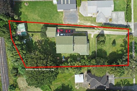 Photo of property in 15 Collingwood Road, Waiuku, 2123