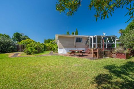 Photo of property in 68 Buscomb Avenue, Henderson, Auckland, 0610