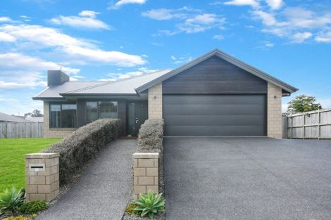 Photo of property in 27 Fernbrook Drive, Hurworth, New Plymouth, 4310