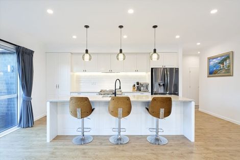 Photo of property in 25 Gilbransen Road, Kumeu, 0810