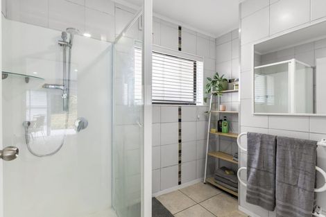 Photo of property in 2/12 Fitzwilliam Drive, Torbay, Auckland, 0630