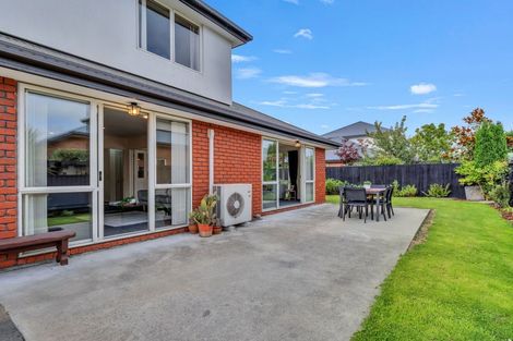 Photo of property in 3 Rosefield Lane, Northcote, Christchurch, 8052