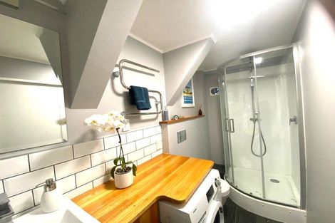 Photo of property in 129 Maupuia Road, Maupuia, Wellington, 6022