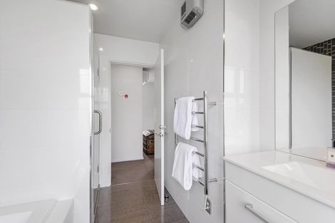 Photo of property in 132 Waimairi Road, Ilam, Christchurch, 8041