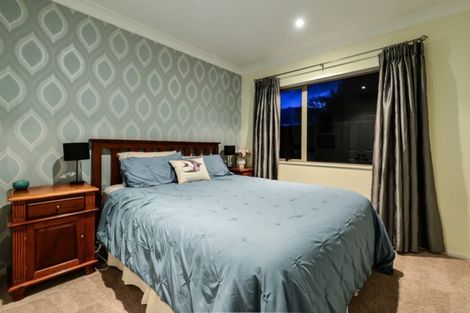 Photo of property in 2 Merivale Court, Rototuna, Hamilton, 3210