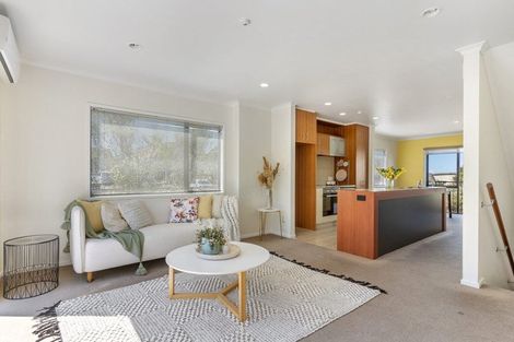 Photo of property in Harbour View Terraces, 9/170 Mokoia Road, Chatswood, Auckland, 0626
