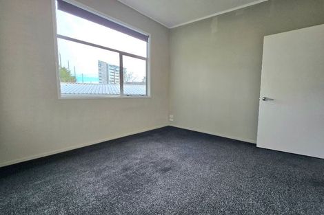 Photo of property in 5 Clayburn Road, Glen Eden, Auckland, 0602