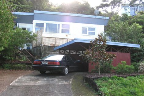 Photo of property in 15 Kauri Point Road, Laingholm, Auckland, 0604