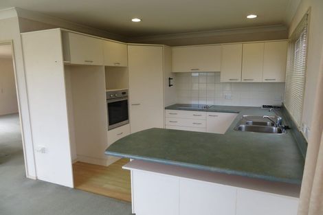 Photo of property in 38 Millhouse Drive, Northpark, Auckland, 2013