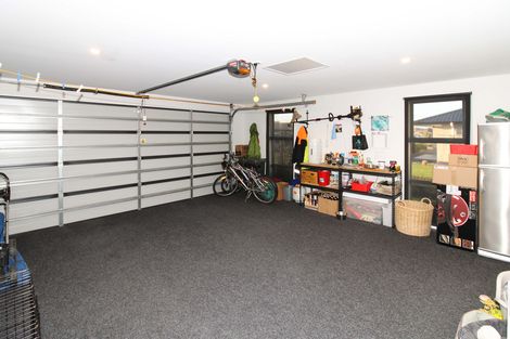 Photo of property in 28 Feist Street, Carterton, 5713