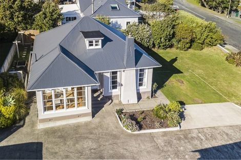 Photo of property in 8a Bay Drive, Titahi Bay, Porirua, 5022