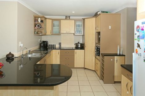 Photo of property in 30 Carnelian Court, Westgate, Auckland, 0614