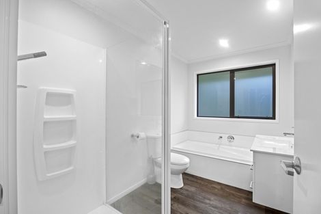 Photo of property in 10 Nukuroa Close, Waitara, 4320