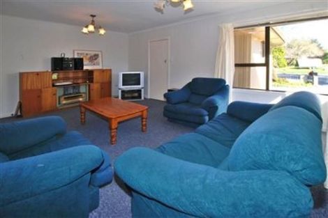 Photo of property in 1/412 Memorial Avenue, Burnside, Christchurch, 8053