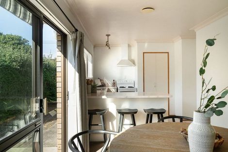Photo of property in 415 Devonport Road, Tauranga South, Tauranga, 3112