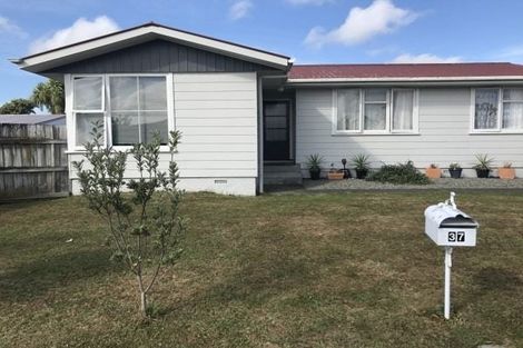 Photo of property in 37 Monowai Place, Westbrook, Palmerston North, 4412