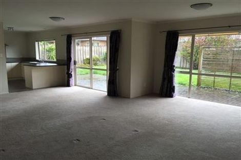 Photo of property in 12 Trevors Place, Pukekohe, 2120