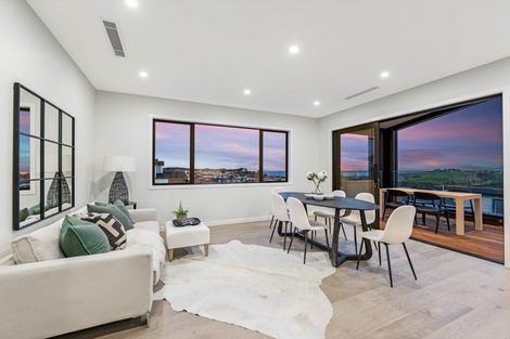 Photo of property in 29 Kumukumu Road, Long Bay, Auckland, 0630