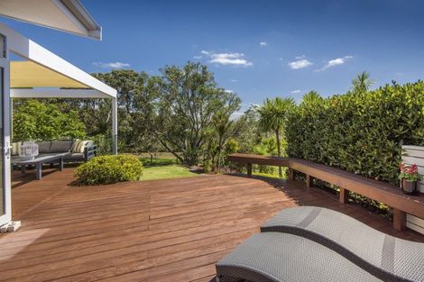 Photo of property in 120 Aberdeen Road, Campbells Bay, Auckland, 0620
