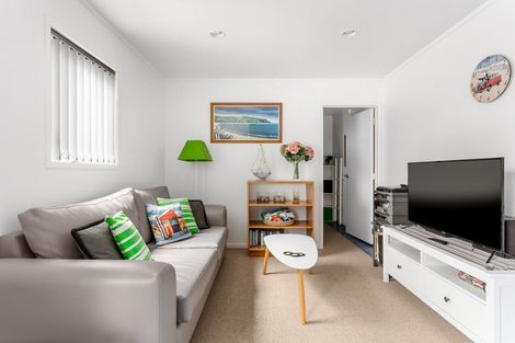 Photo of property in 48 Karewa Parade, Papamoa Beach, Papamoa, 3118