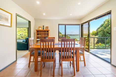 Photo of property in 36a Molyneux Close, Whitby, Porirua, 5024