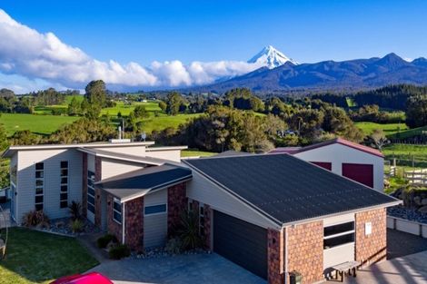 Photo of property in 1375 Carrington Road, Hurworth, New Plymouth, 4371