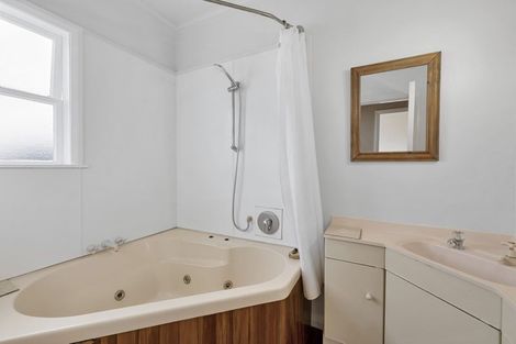 Photo of property in 11 Cornwall Street, Brooklands, New Plymouth, 4310