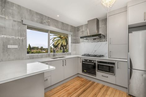 Photo of property in 2/55 Glenmore Road, Sunnyhills, Auckland, 2010