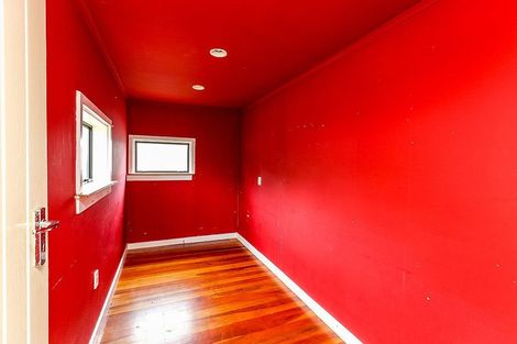 Photo of property in 43 Tokomaru Street, Welbourn, New Plymouth, 4312