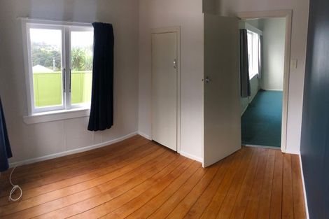 Photo of property in 51 Onewa Road, Northcote, Auckland, 0627